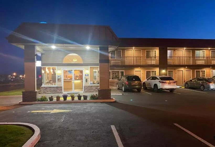 Отель Days Inn By Wyndham Newport Or
