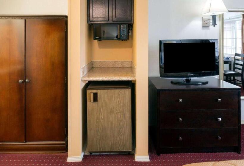 Otel Days Inn By Wyndham Newport Or