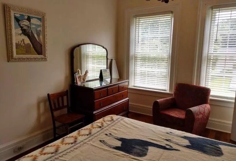 Aamiaismajoitus (B&B) The Tiskilwa Inn