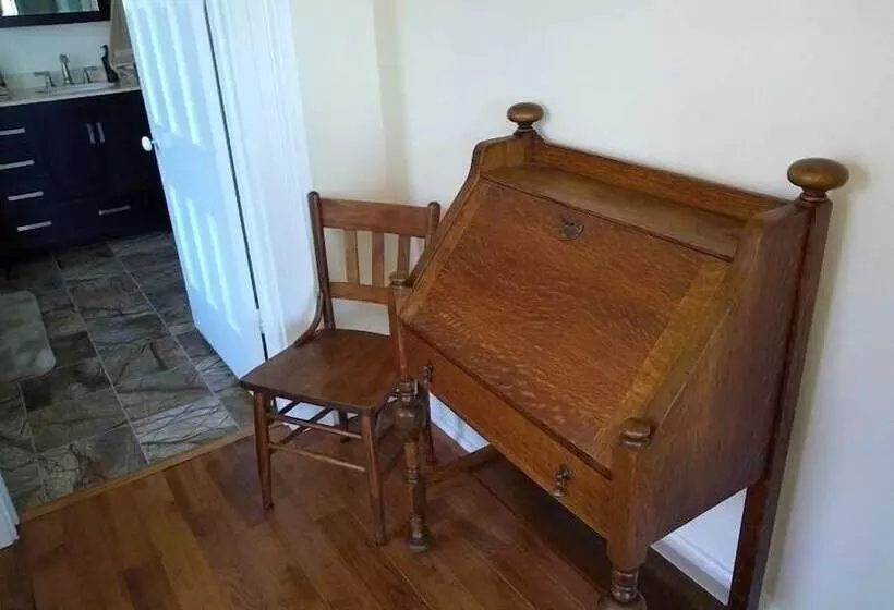 Aamiaismajoitus (B&B) The Tiskilwa Inn