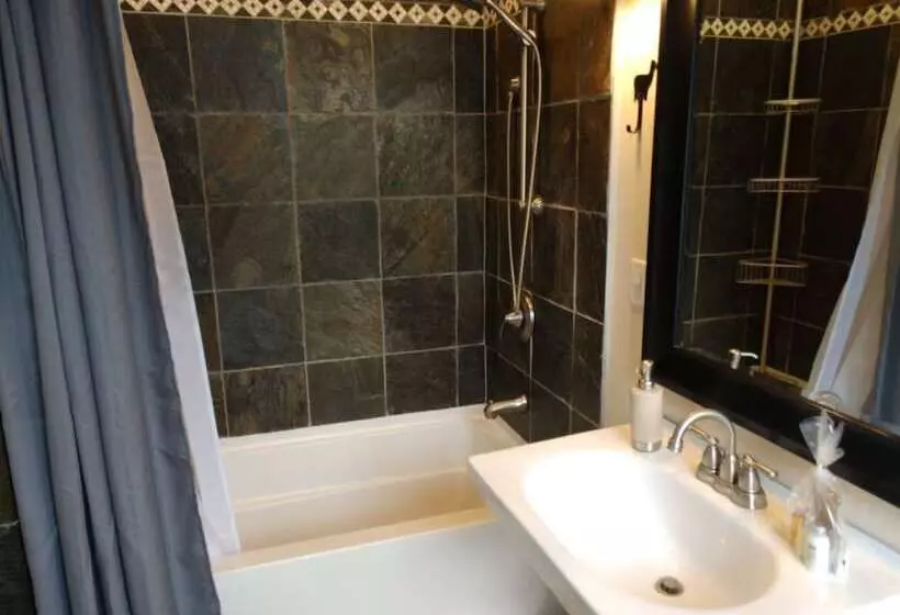 Aamiaismajoitus (B&B) The Tiskilwa Inn