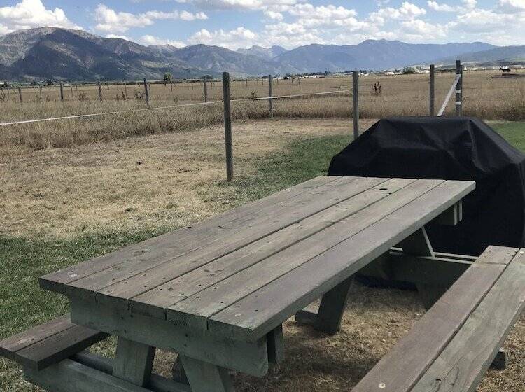 بنسيون Z Bar Z Ranch Guest Loft