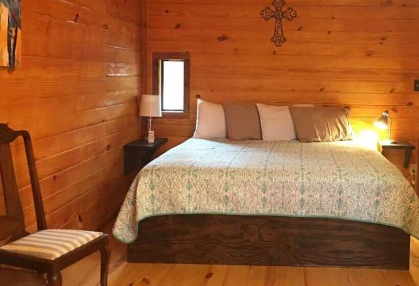 The Leakey Inn By Cmd