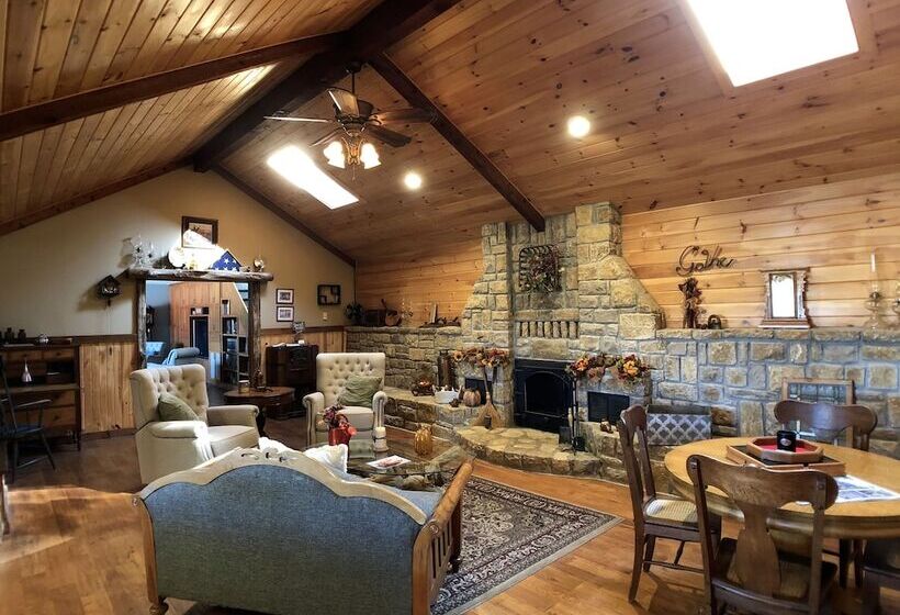 Walnut Waters Bed & Breakfast