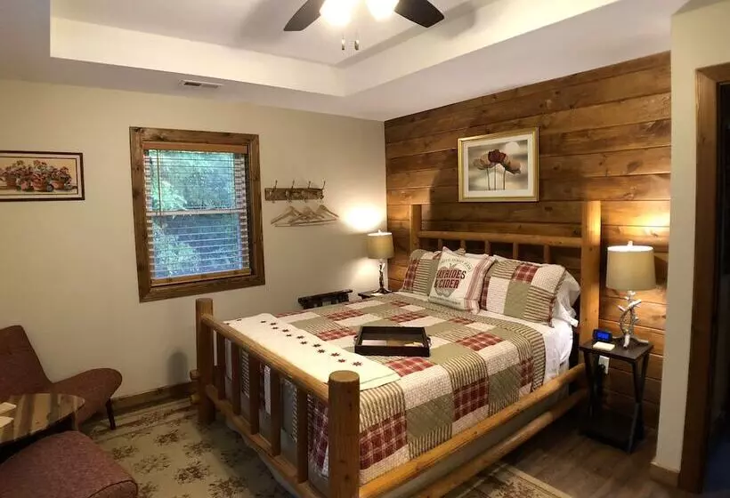 Walnut Waters Bed & Breakfast