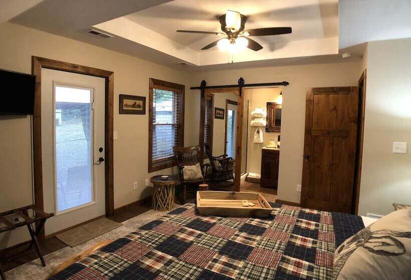 Walnut Waters Bed & Breakfast