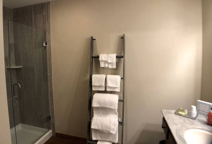 Walnut Waters Bed & Breakfast