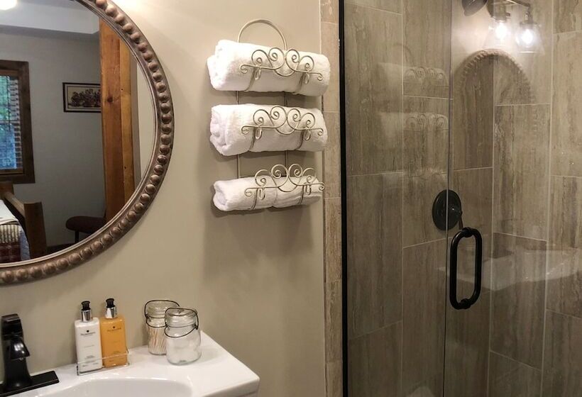 Walnut Waters Bed & Breakfast