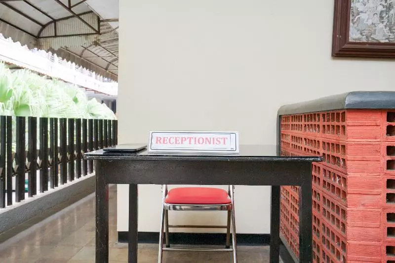 Hotelli Spot On 2090 Ratna Backpacker Syariah