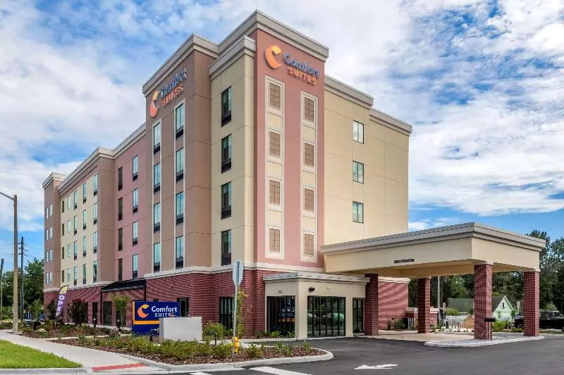 ホテル Comfort Suites Gainesville Near University
