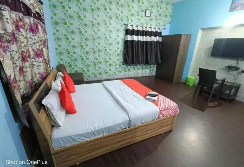 ホテル Oyo 76119 Smriti Villa
