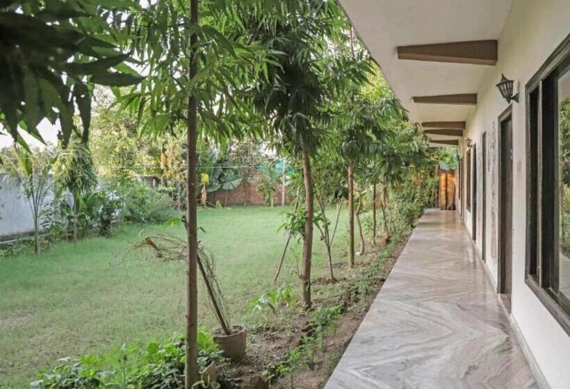 هتل Ramayana Khajuraho