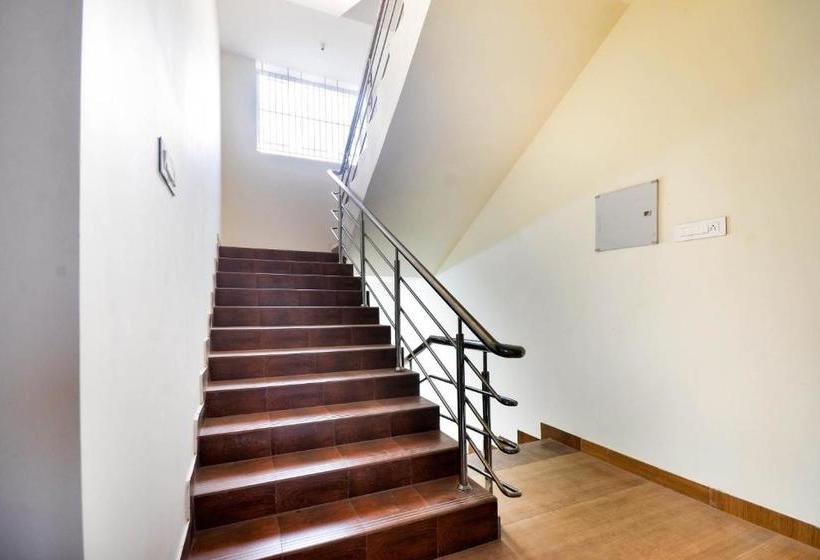 Hotel Spot On Star Residency