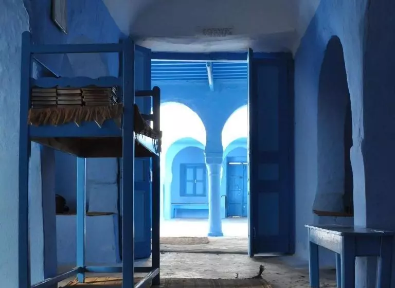 تختخواب و صبحانه Dar Bibine