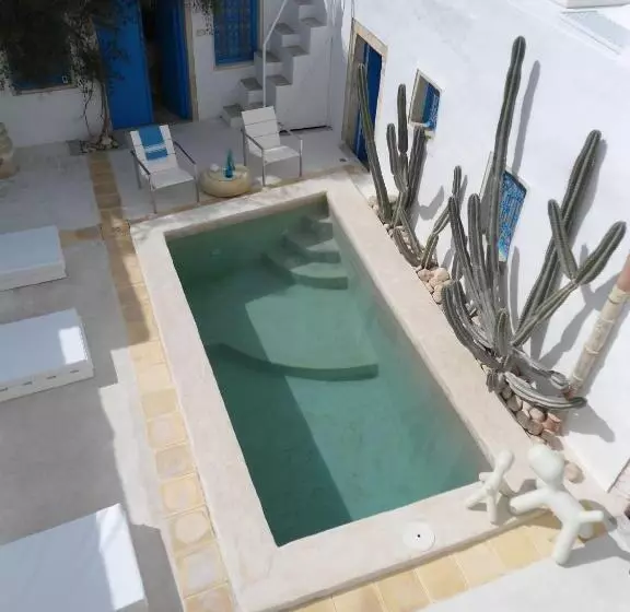 تختخواب و صبحانه Dar Bibine