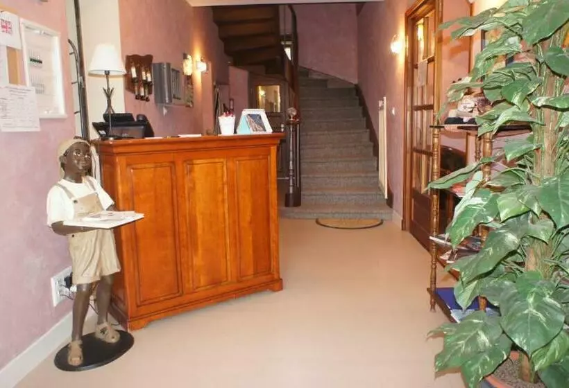 Hotelli Auberge De Raulhac