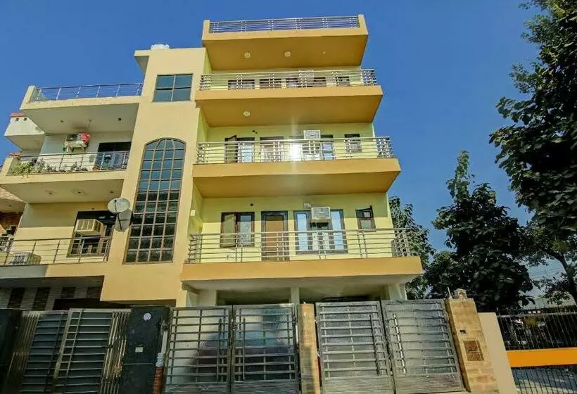 ホテル Flagship 75279 Neelam Villa