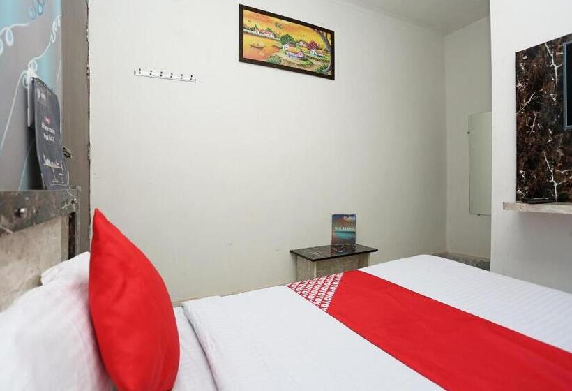 Otel Oyo 24763  Blue Moon