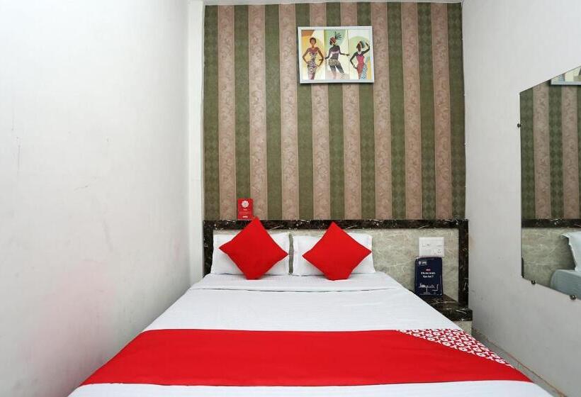 Otel Oyo 24763  Blue Moon