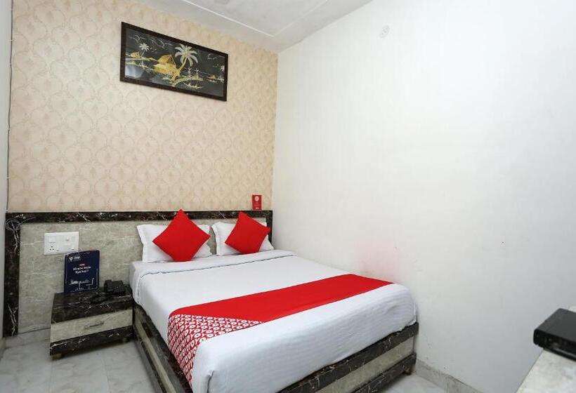 Otel Oyo 24763  Blue Moon