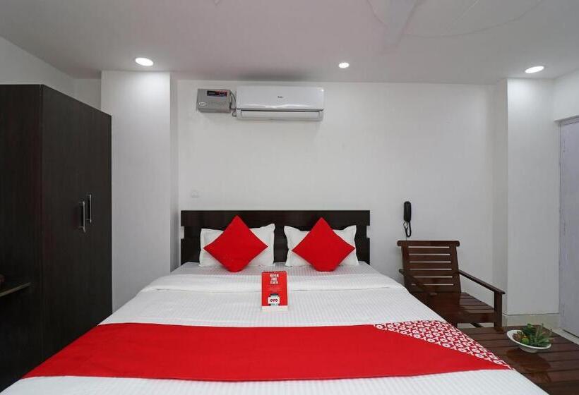 בית מלון כפרי Oyo 37018 Kutumbakam Guest House