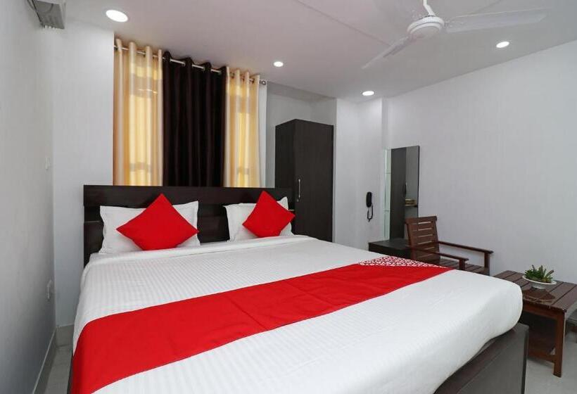 בית מלון כפרי Oyo 37018 Kutumbakam Guest House