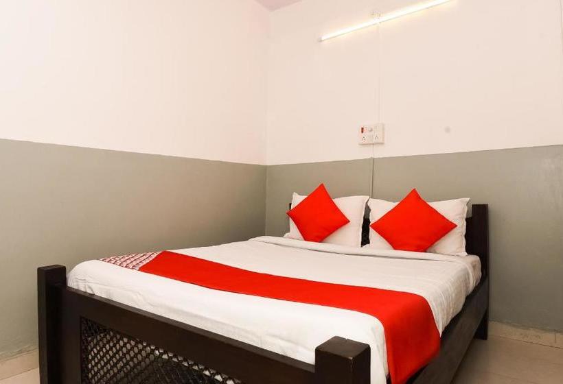 Hotel Oyo 41893 Sahdev