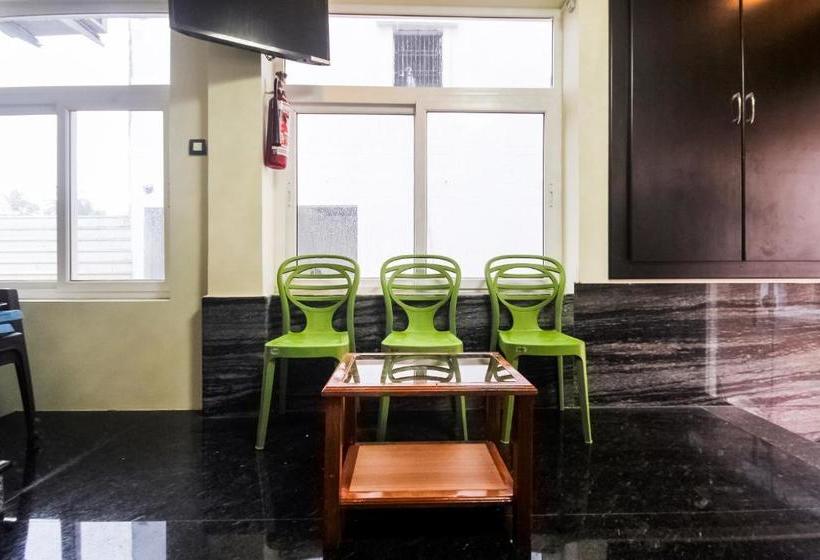 호텔 Oyo 75016  Dezire