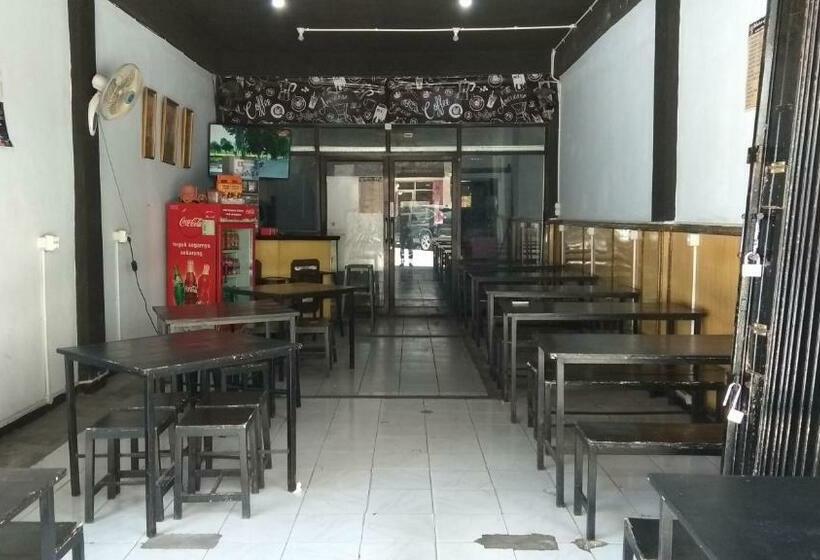 ホテル Oyo 90001 Homestay 47 Latanete