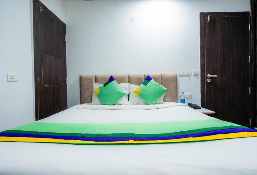 Hotell Treebo Silver Apartment