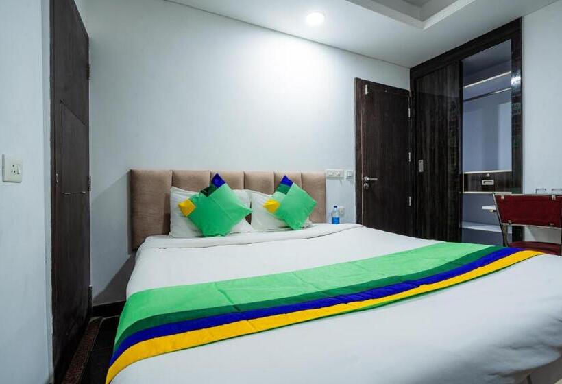 Hotell Treebo Silver Apartment