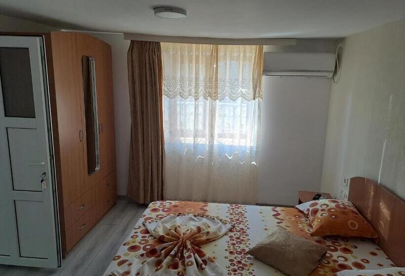 פנסיון Casa Elena