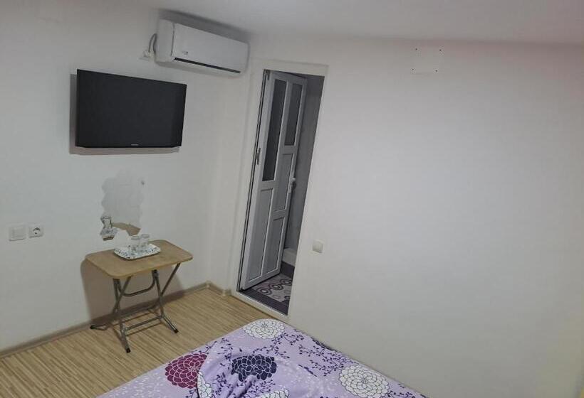 פנסיון Casa Elena