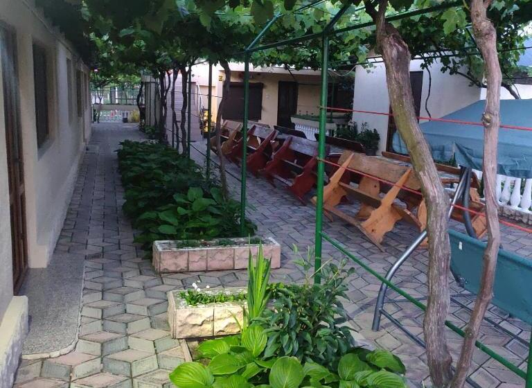 פנסיון Casa Elena