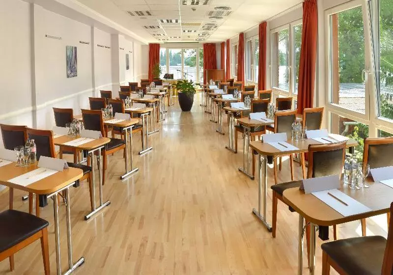 Holiday Beach Budapest Wellness Hotel With Sauna Park