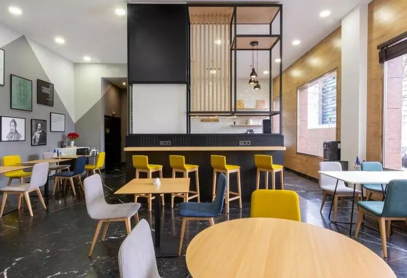 هتل Holiday Inn Madrid Las Tablas, An Ihg