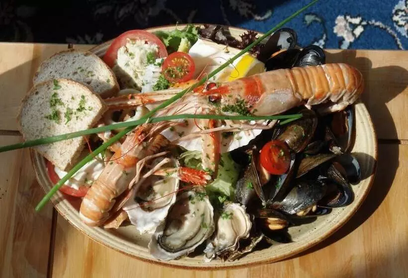 فندق The Old Inn