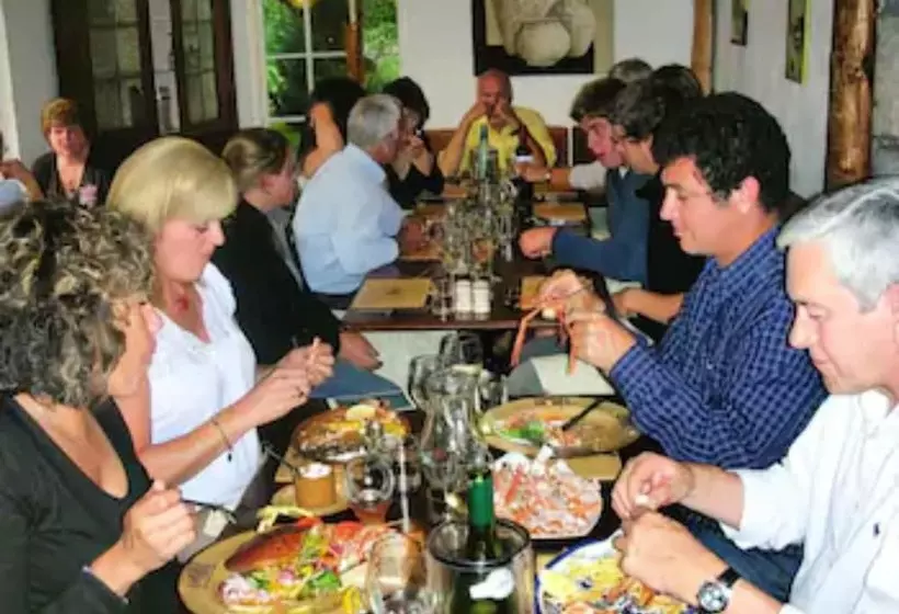 فندق The Old Inn