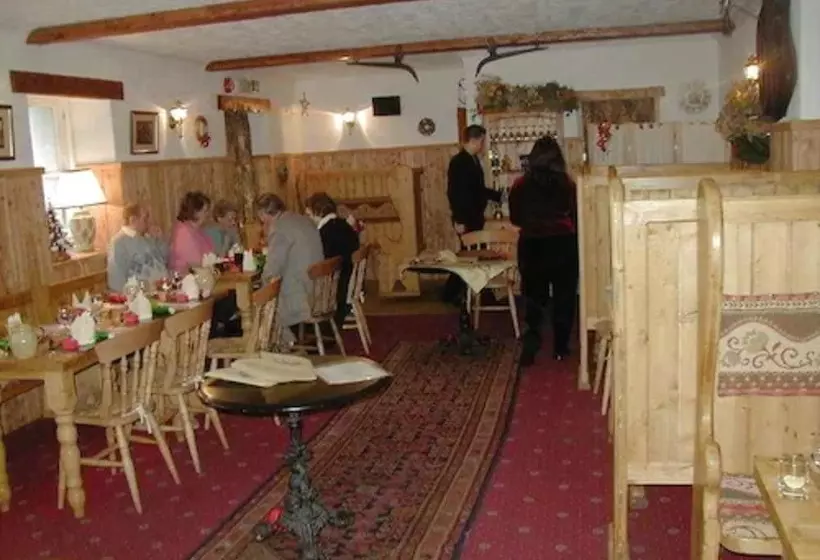 فندق The Old Inn