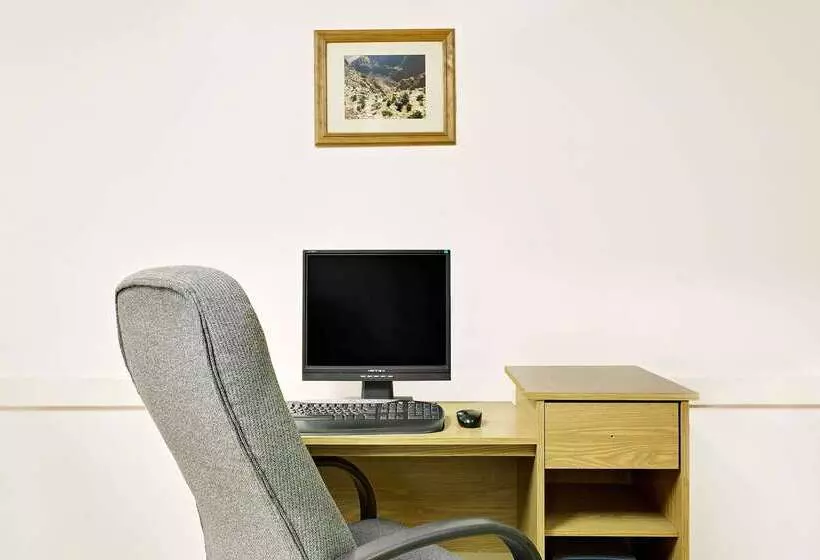 هتل Travelodge By Wyndham Page, View Of Lake Powell