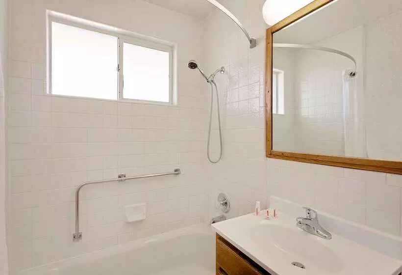 هتل Travelodge By Wyndham Page, View Of Lake Powell