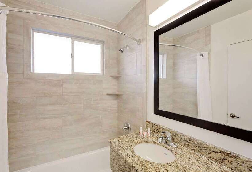 Szálloda Travelodge By Wyndham Page, View Of Lake Powell