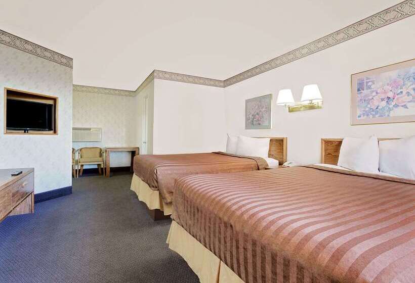 Szálloda Travelodge By Wyndham Page, View Of Lake Powell