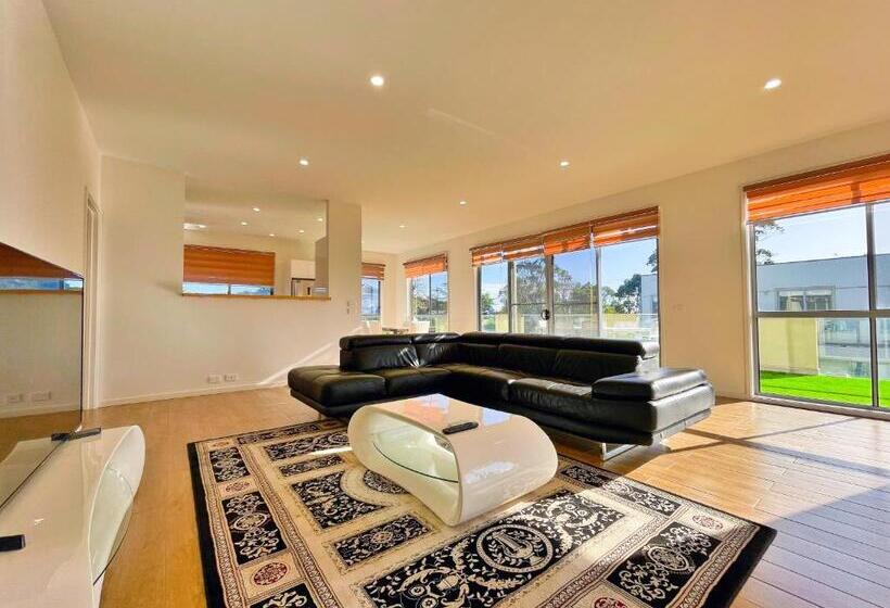 Phillip Island Towers