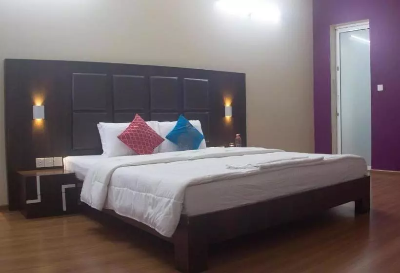 تختخواب و صبحانه Amanora Park Town