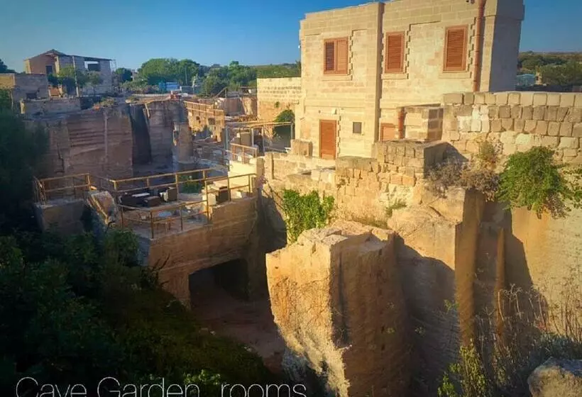 پانسیون Cave Garden Rooms