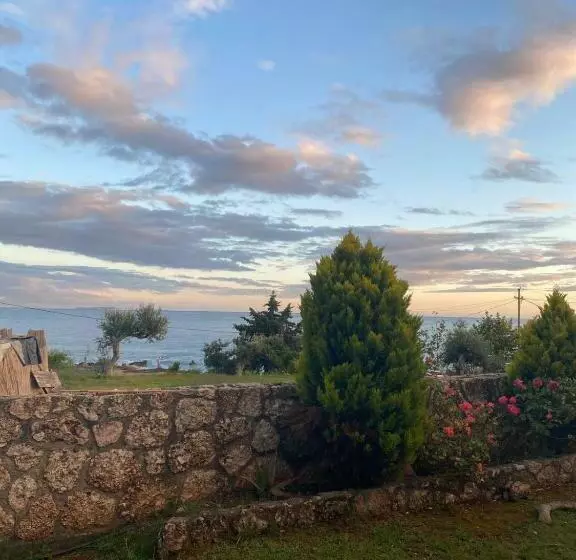 پانسیون Guest House Dhermi