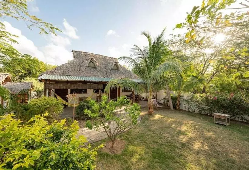 Majatalo Twoten° Surf Home