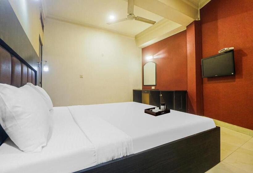 هتل Townhouse Taksonz