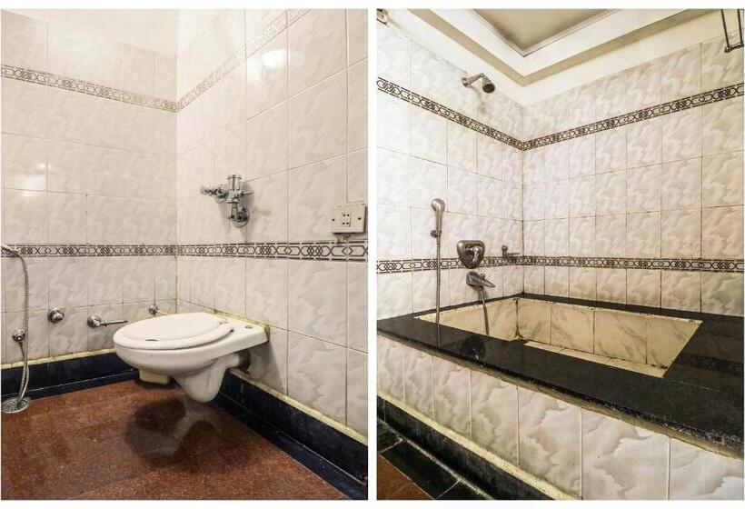 هتل Townhouse Taksonz